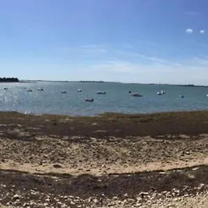  Hébergement de vacances Meuble Sur L'ile De Tascon A 300 M De La